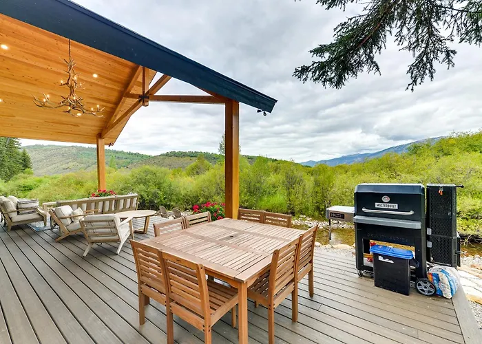 Modern Turnerville W/ Hot Tub & Scenic Views Thayne