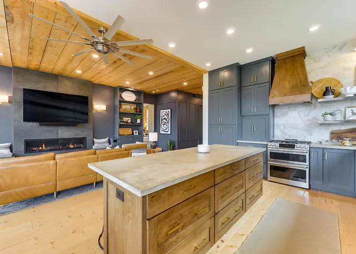 Modern Turnerville W/ Hot Tub & Scenic Views * Thayne