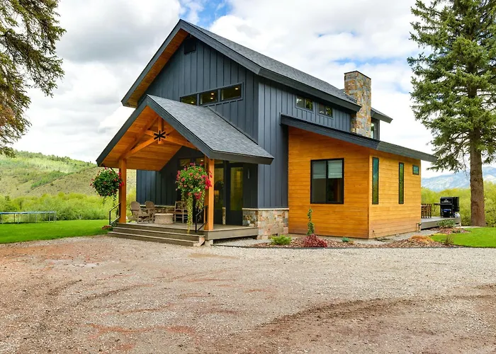 Modern Turnerville W/ Hot Tub & Scenic Views Holiday home