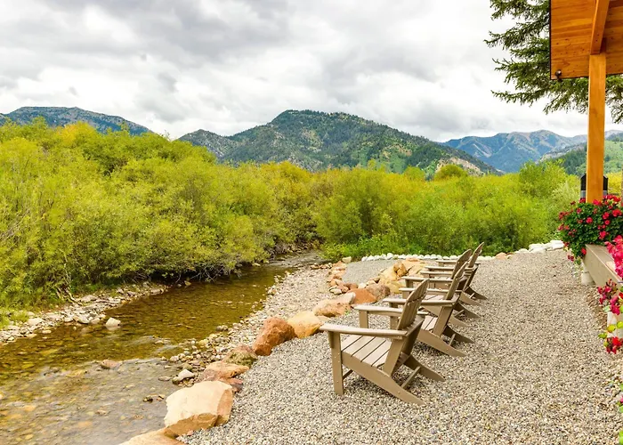 Holiday home Modern Turnerville W/ Hot Tub & Scenic Views
